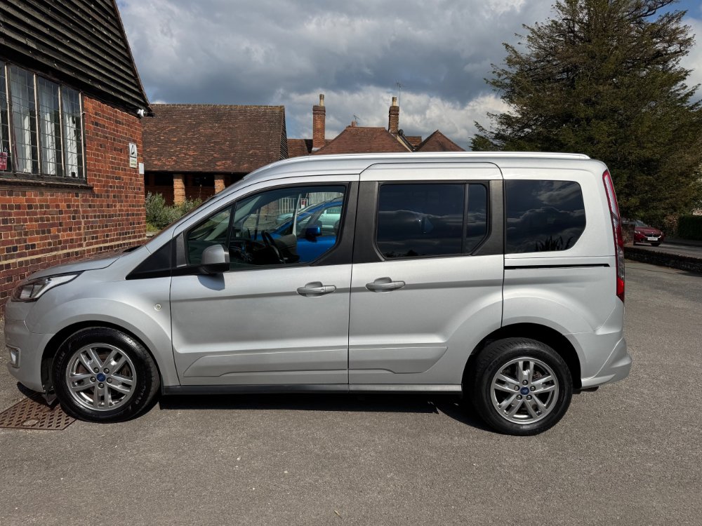 2019 Ford Tourneo Connect 1.5 EcoBlue Titanium MPV 5dr Diesel Auto Euro 6 (s/s) (120 ps). Disability vehicle